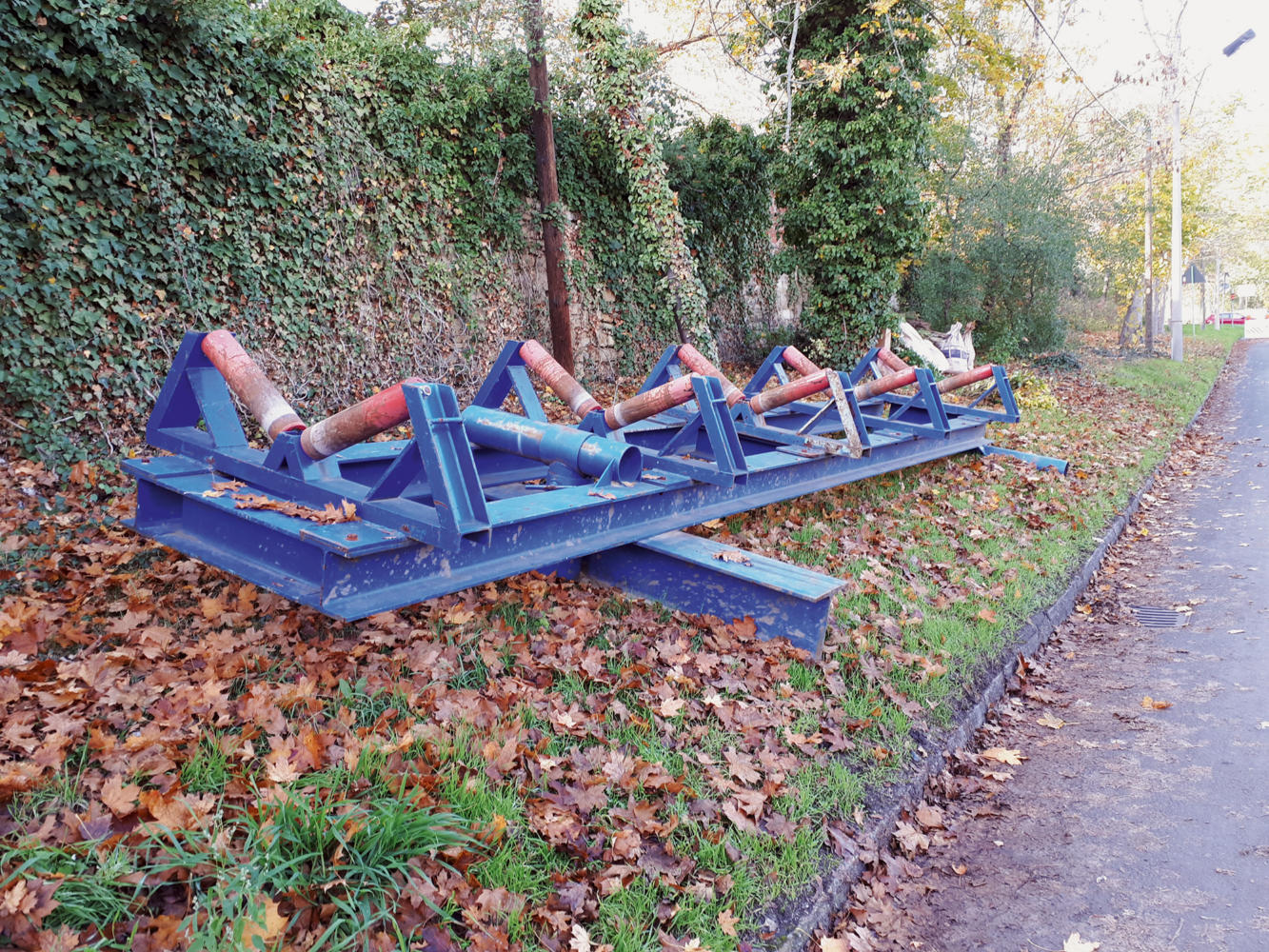 Pipe assembly ramp.